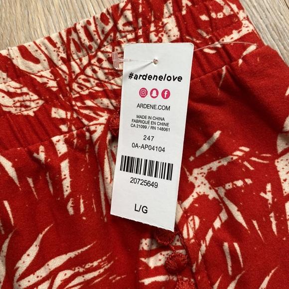 NWT Womens Ardene shorts size L - reddish orange/cream palm print - Picture 4 of 4